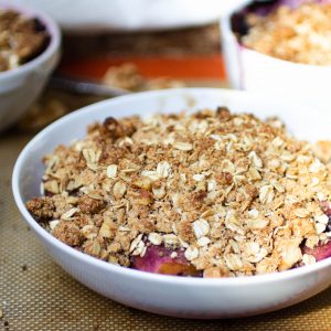 apple and blueberry crisp